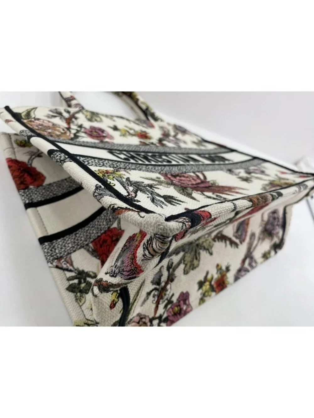 Dior Tote Book White